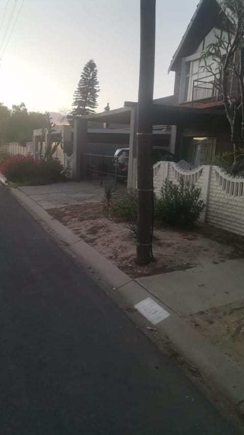 Transvaal Road, N1 Apartment in Western Cape