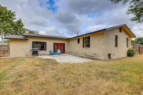 Less Than 1 Mi to Dtwn Home with Fenced Yard in Boerne! House in Boerne