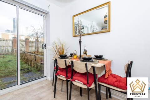 Patio, Garden, Dining area, Garden view