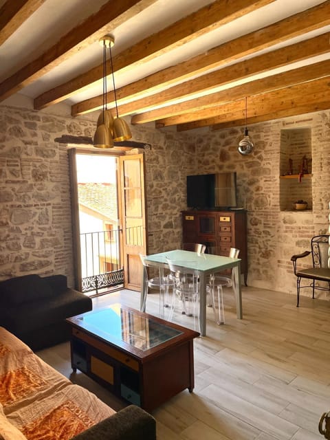 TV and multimedia, Living room, Seating area, Dining area, internet, internet, pet friendly, air conditioner