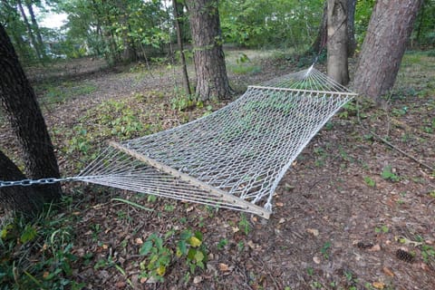 Pine Haven Getaway -Crib, Pets Welcome, Perfect for Families & Groups House in Birmingham