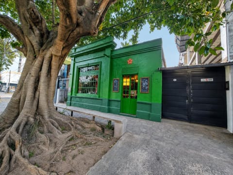 Facade/entrance, Nightclub / DJ, Lobby or reception, Street view, Shopping Area, pet friendly