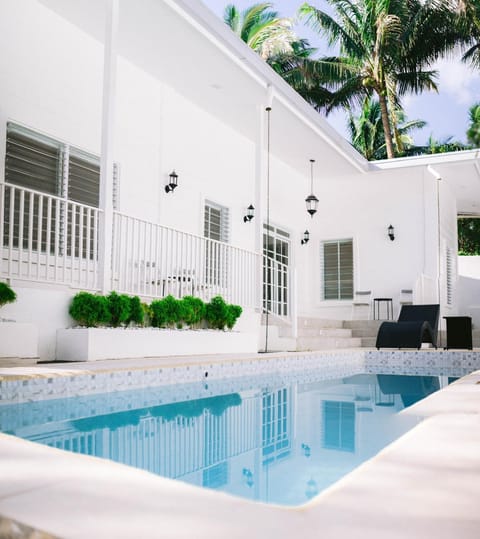 Property building, Swimming pool, Swimming pool