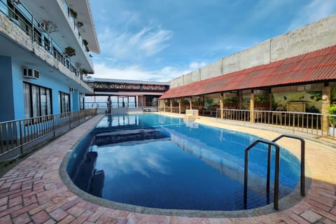 Swimming pool