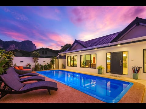 Property building, Natural landscape, View (from property/room), Mountain view, Swimming pool, Sunset, sunbed