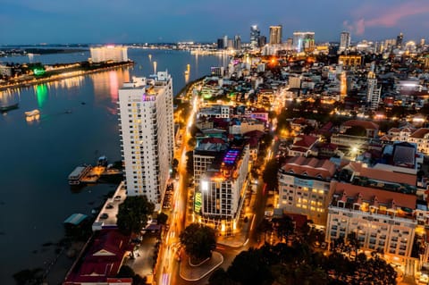 Property building, Night, Neighbourhood, City view, Lake view, River view, Street view, Location