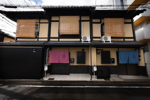 Property building, Day