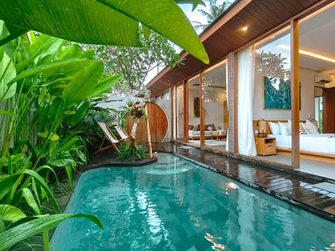 Bed, Garden, Seating area, Garden view, Pool view, Swimming pool