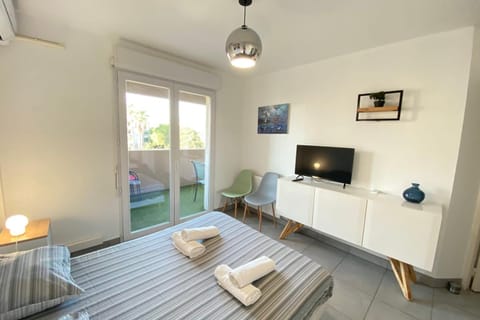06CH Beautiful T3 with terrace - 300m Exflora park Apartment in Antibes