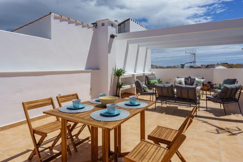 Day, Balcony/Terrace, Seating area