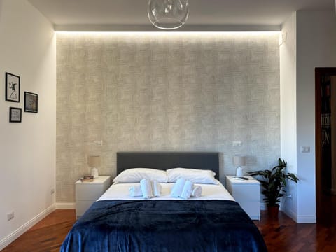 Bed, Photo of the whole room, Bedroom, internet