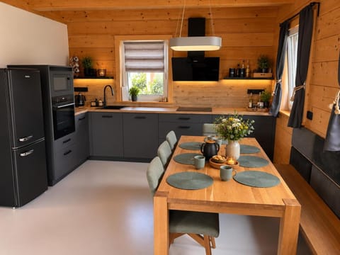 Kitchen or kitchenette, kitchen