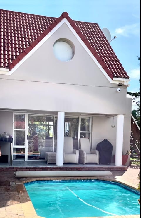 Rainbow Cottages - Kingfisher Drive House in Eastern Cape