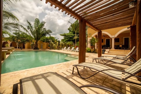 Swimming pool, Swimming pool