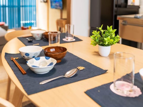 Dining area, Food