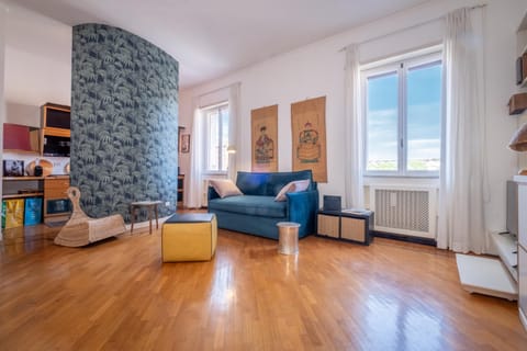 Living room, Seating area, internet