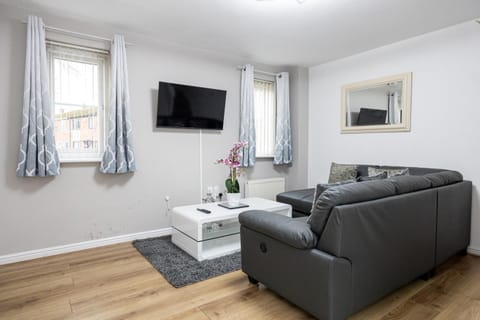 Communal lounge/ TV room, TV and multimedia, Living room, Seating area