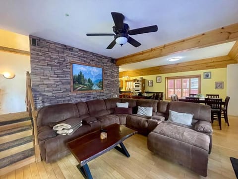 Cabin 7 sleeps 8 BEAUTIFUL BOULDER BAY, BIG BEAR Cabin in Boulder Bay