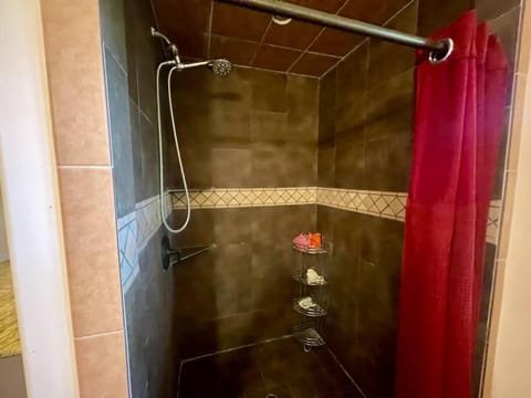 Cabin 7 sleeps 8 BEAUTIFUL BOULDER BAY, BIG BEAR Cabin in Boulder Bay