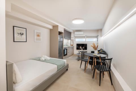 Bed, TV and multimedia, Kitchen or kitchenette, Living room, Photo of the whole room, Seating area, Dining area, Bedroom, oven, pet friendly