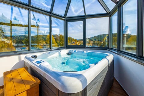 Spa and wellness centre/facilities, Mountain view