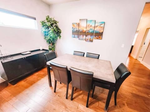 Large Pet Friendly Home near the Broadmoor House in Colorado Springs