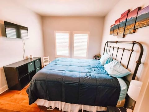 Large Pet Friendly Home near the Broadmoor House in Colorado Springs