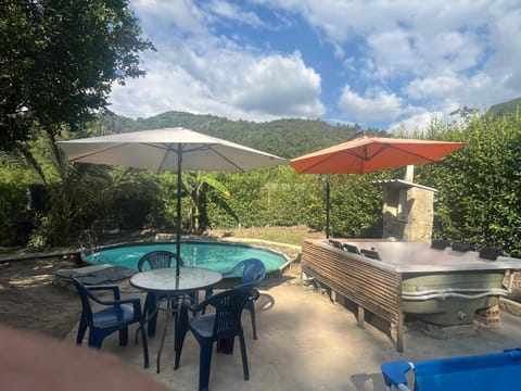 Hot Tub, Pool view