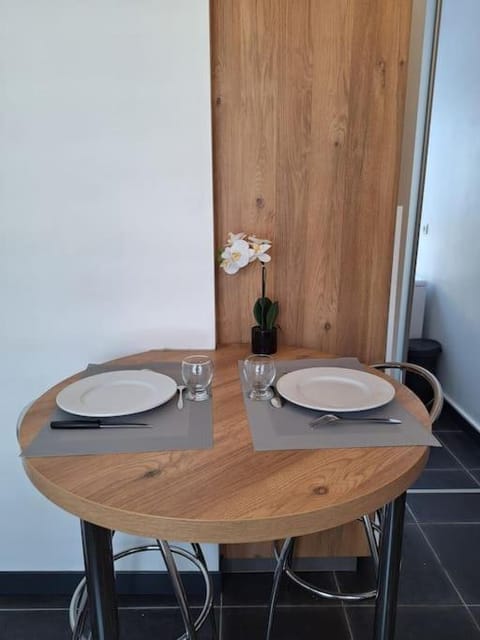 BJ Appartement proche de la gare Apartment in Bourgoin-Jallieu