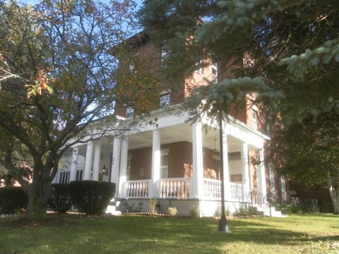 Facade/entrance, Street view