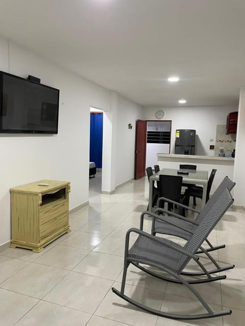 Communal lounge/ TV room, TV and multimedia, Living room, Evening entertainment