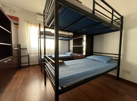 Bedroom, bunk bed