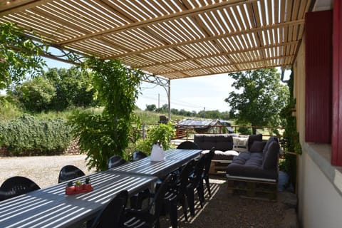 Patio, Dining area