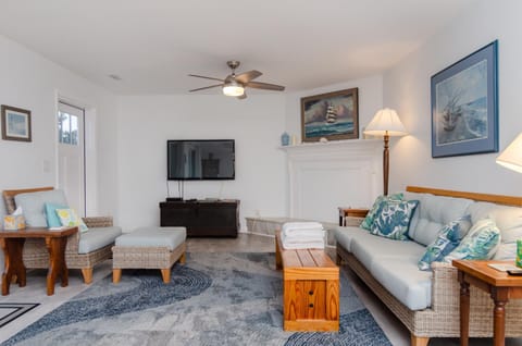 Fritz by Bryant Real Estate House in Wrightsville Beach