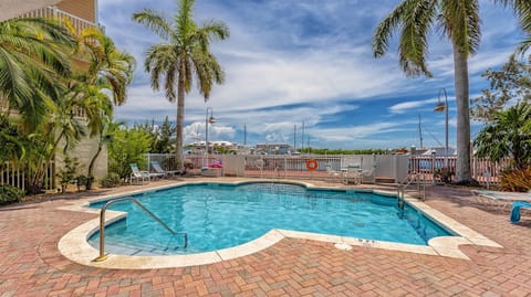 Sundrenched Reflections by Last Key Realty Apartment in Stock Island