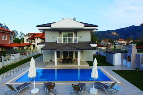 Property building, Patio, Day, Swimming pool