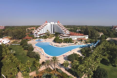 Property building, Day, Bird's eye view, Garden, Swimming pool