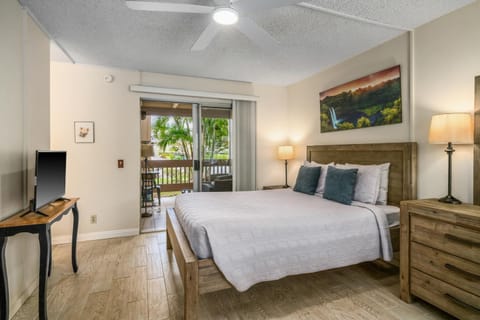 Princeville Sands Studio with Pool and Hot Tub (137-B) Apartment in Princeville