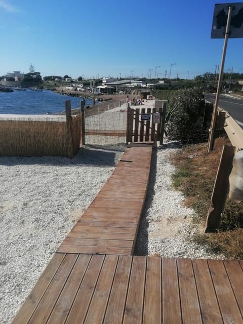 Mis Flores,appartamento con parcheggio, parco e spiaggia privata Apartment in Lazio