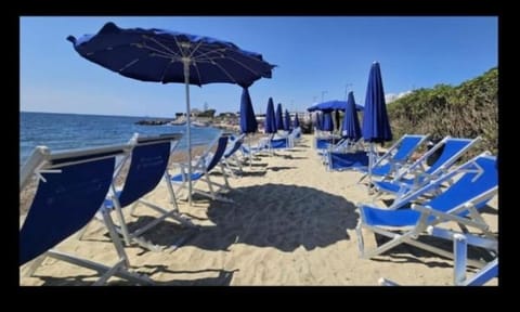 Mis Flores,appartamento con parcheggio, parco e spiaggia privata Apartment in Lazio