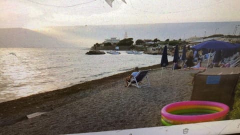 Mis Flores,appartamento con parcheggio, parco e spiaggia privata Apartment in Lazio