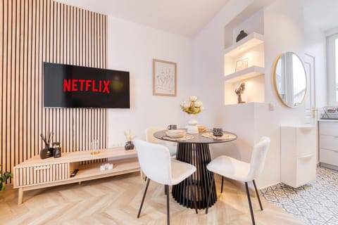 TV and multimedia, Dining area