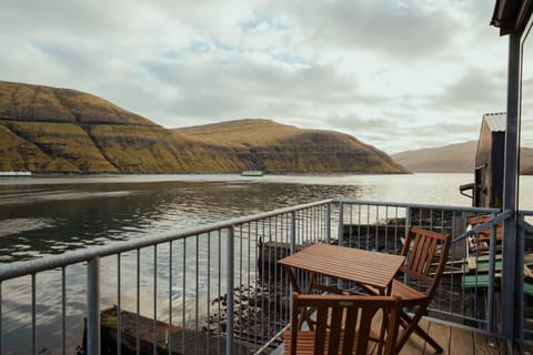 Nearby landmark, Day, Natural landscape, View (from property/room), Balcony/Terrace, Seating area, Mountain view