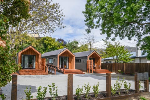 Property building, Spring, Garden, Garden view
