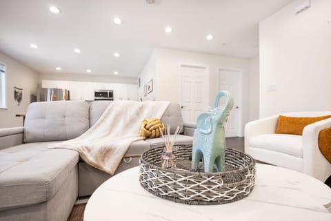 Modern & Family Oasis Minutes from SeaTac Airport House in SeaTac