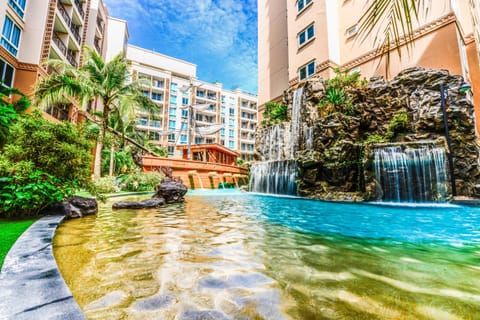 Area and facilities, Swimming pool, Entertainment