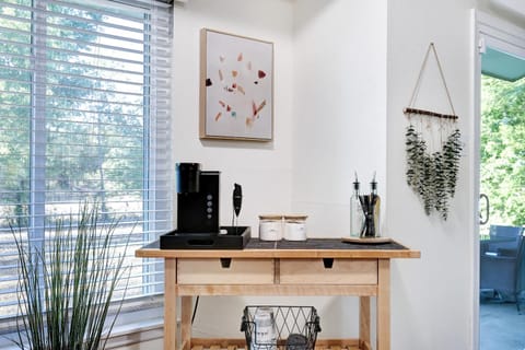 Home Nr River Walk DT Airport BBQ Games Pets House in San Antonio