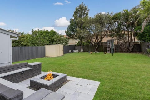 Garden, fireplace