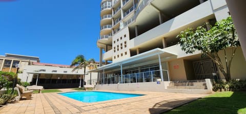 Property building, Day, Pool view, Swimming pool