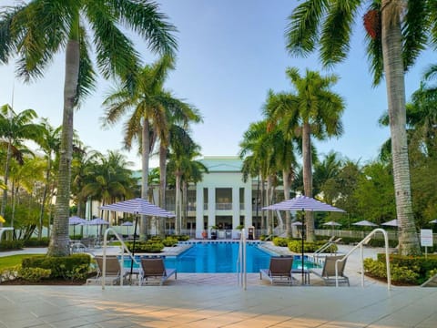 Doral Pool 1407 by WaveProperties Apartment in Doral